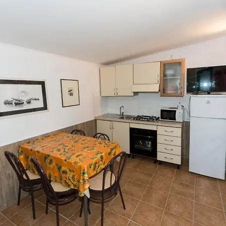 罗马露营酒店 3*