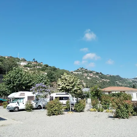 Camping Roma 3*
