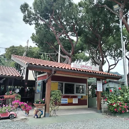 Camping Roma 3*